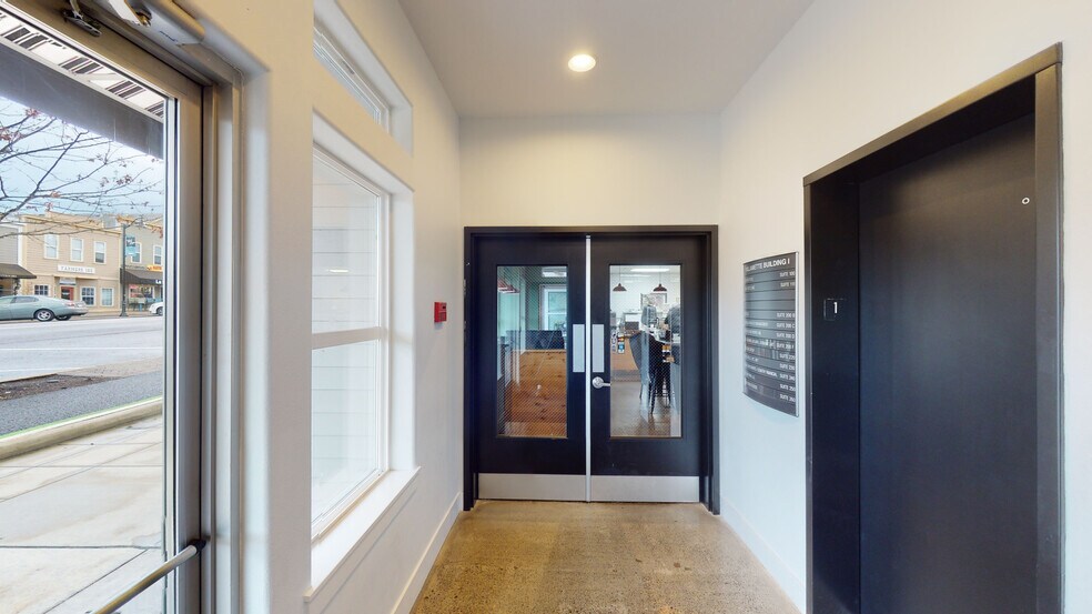 More Photos Of 1880 Willamette Falls Dr, West Linn Storefront Retail Office For Lease