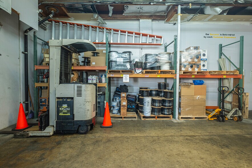 More Photos Of 1201-1215 E Warner Ave, Santa Ana Light Manufacturing For Sale