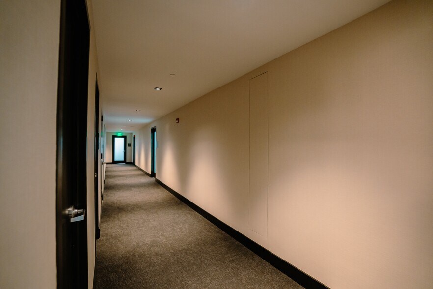 More Photos Of 401-407 Lincoln Rd, Miami Beach Office For Lease