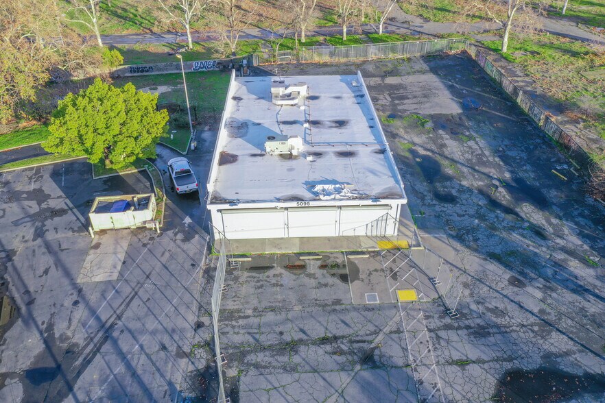 More Photos Of 5095 Stockton Blvd, Sacramento Freestanding For Sale