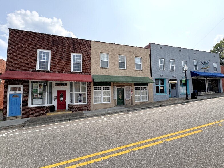 Primary Photo Of 207 W Main St, Mayodan Specialty For Sale
