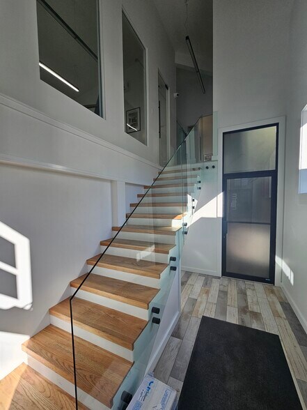 More Photos Of 390 Moffitt Blvd, Islip Warehouse For Sale