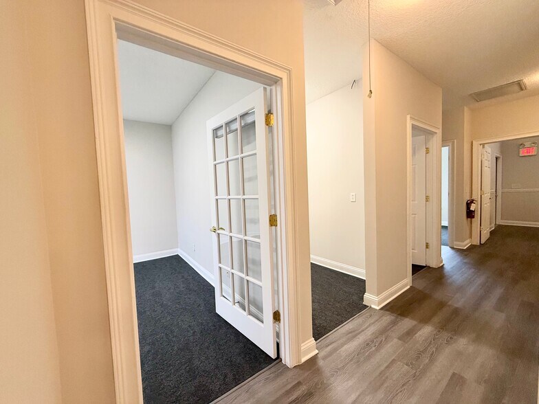 More Photos Of 4745 Sutton Park Ct, Jacksonville Medical For Sale