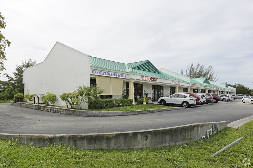 Primary Photo Of 600 Goodlette Rd N, Naples Unknown For Lease