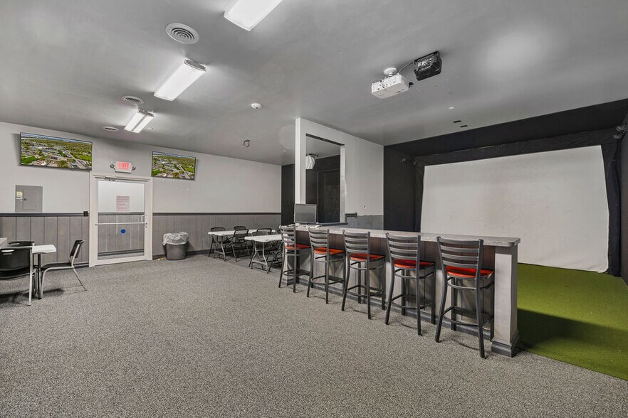 More Photos Of 845 Cayuga St, Lewiston Sports And Entertainment For Sale