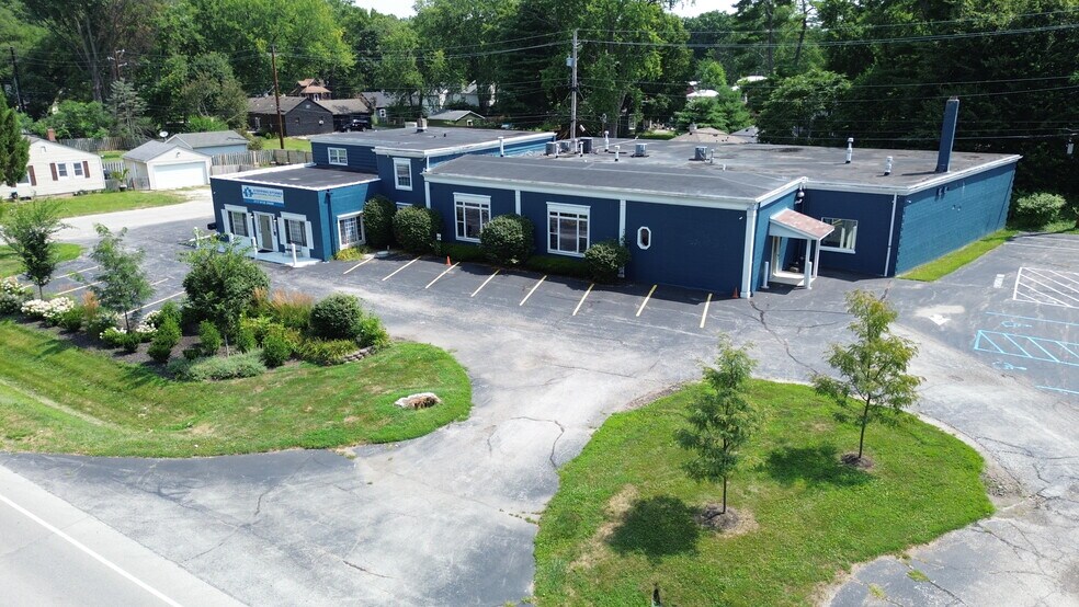 More Photos Of 7425 Westfield Blvd, Indianapolis Showroom For Sale
