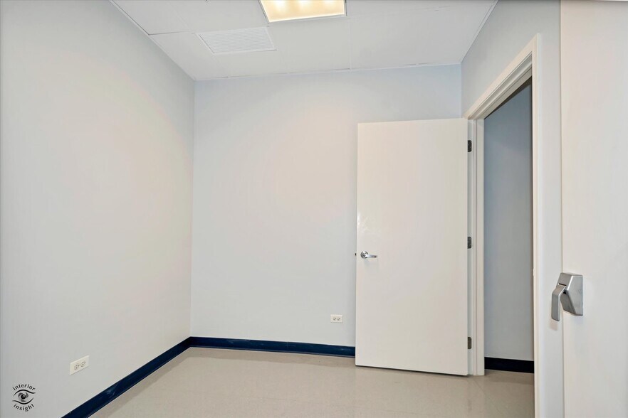 More Photos Of 912 Northwest Hwy, Fox River Grove Medical For Sale