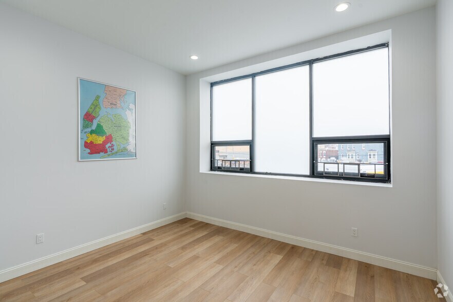 More Photos Of 2446-50 Germantown Ave, Philadelphia Flex For Sale