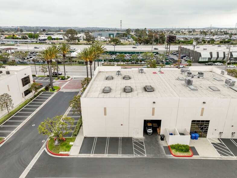 More Photos Of 19827 Hamilton Ave, Torrance Warehouse For Lease