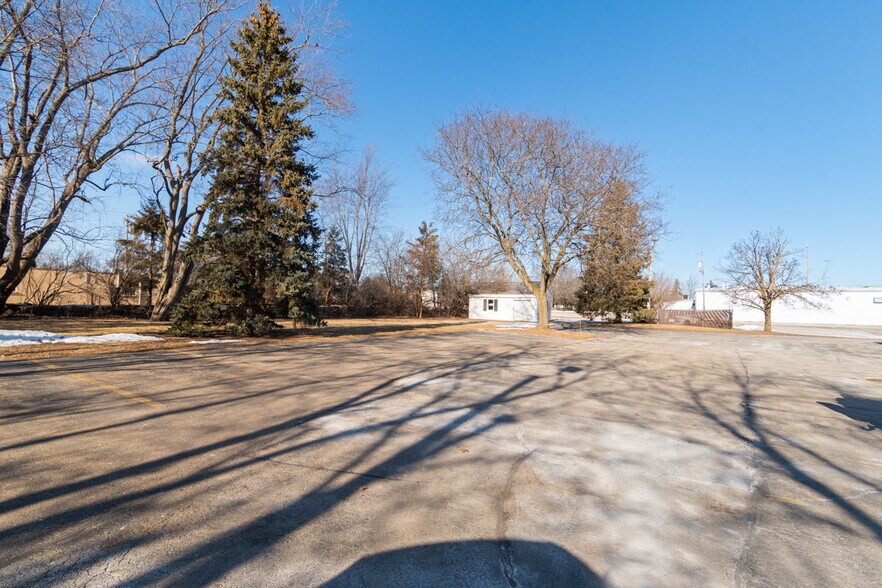 More Photos Of 2415 N Richmond St, Appleton Freestanding For Sale