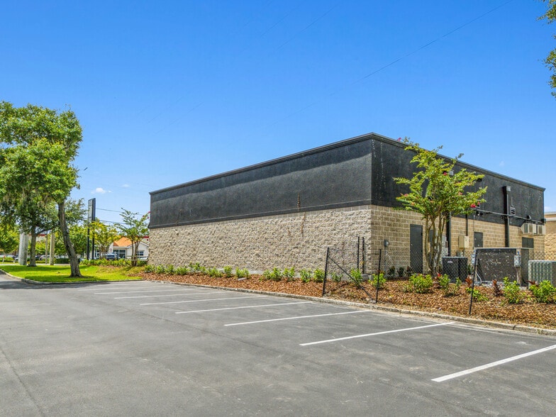 More Photos Of 3655 University Blvd W, Jacksonville Freestanding For Sale