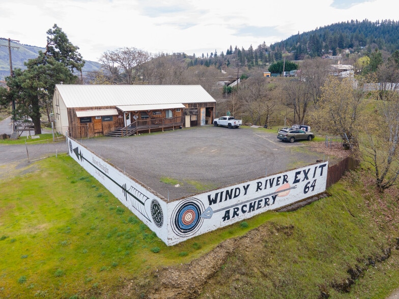 More Photos Of 2680 Dock Rd, Hood River General Retail For Sale