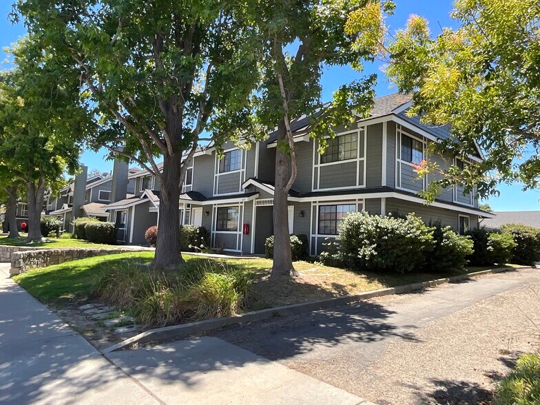 More Photos Of 417 Tiffany Dr, Santa Maria Apartments For Sale