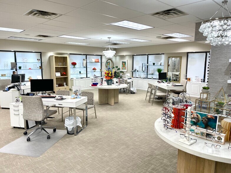 More Photos Of 4200 Cr-42 W, Savage Office For Sale