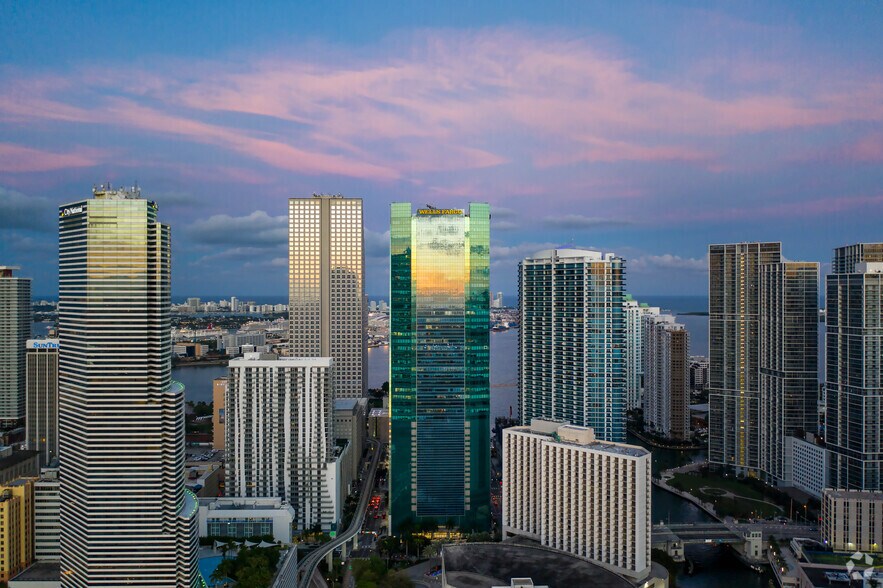 More Photos Of 333 SE 2nd Ave, Miami Office For Lease