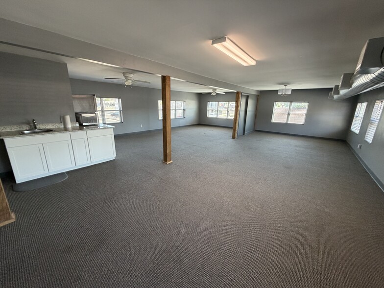 More Photos Of 111 E Commercial St, Broken Arrow Office Residential For Lease