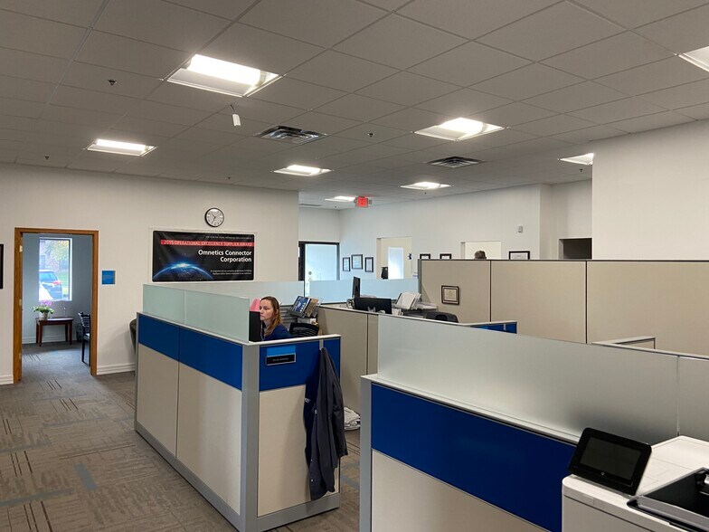 More Photos Of 7251-7281 Commerce Cir E, Fridley Warehouse For Lease