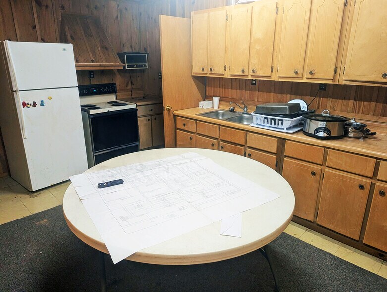 More Photos Of 5788 US-90 Hwy, Theodore Showroom For Lease