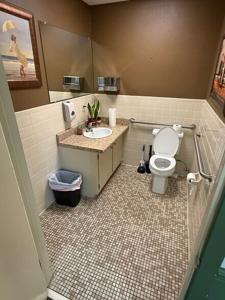 More Photos Of 609 Brunson Dr, Tupelo Medical For Lease