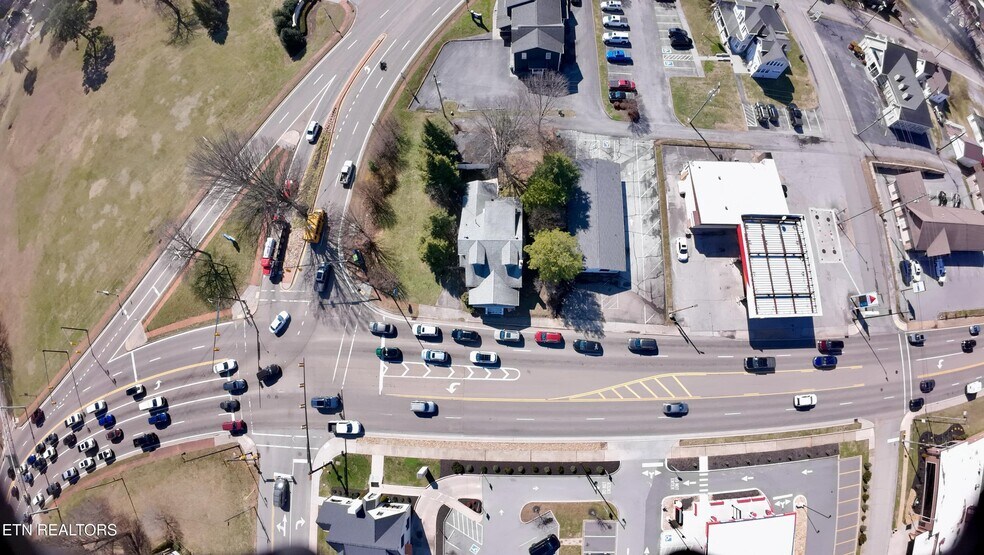 More Photos Of 615 S Washington St, Maryville Office For Sale