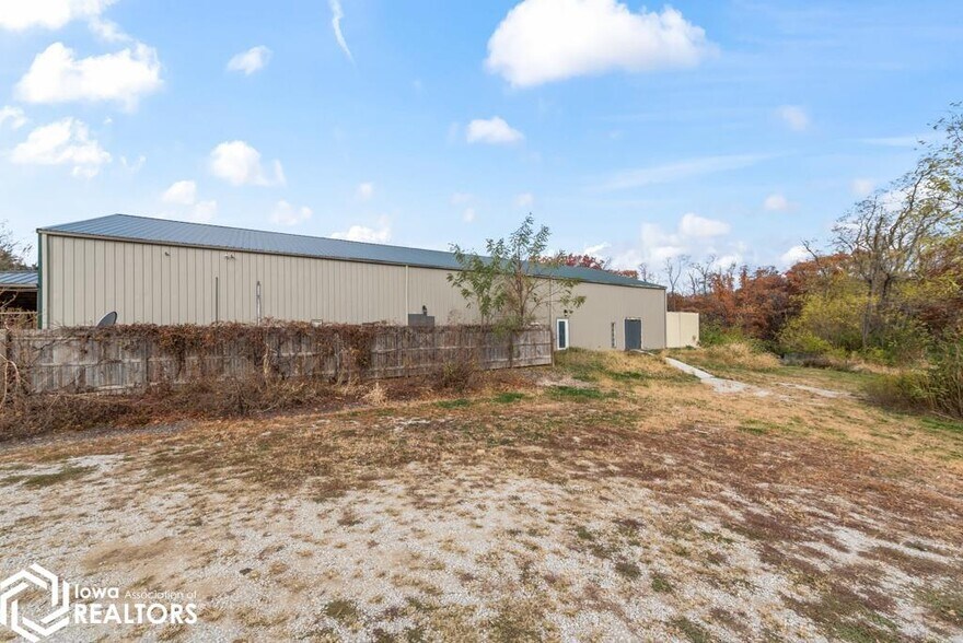 More Photos Of 110 E Union St, Unionville Restaurant For Sale