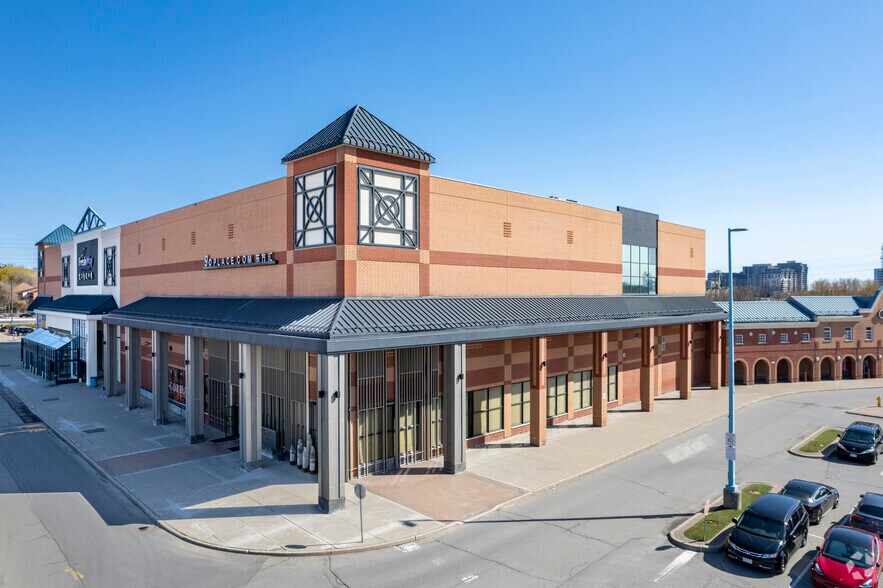 More Photos Of 3255 Hwy 7 E, Markham Storefront For Sale