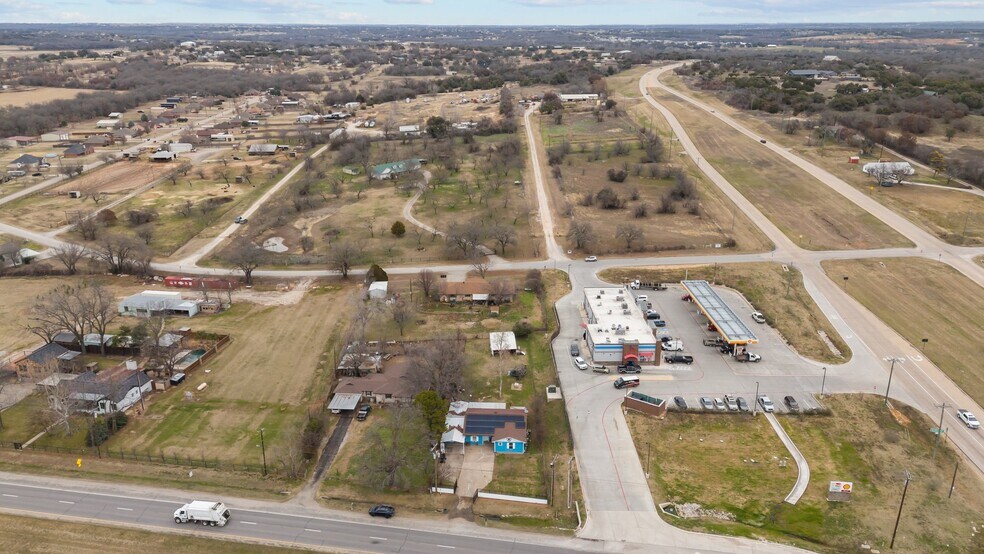 More Photos Of 2090 Mineral Wells Hwy, Weatherford Flex For Sale