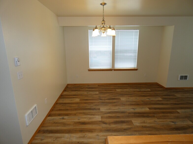 More Photos Of 808 S Chase St, Port Angeles Apartments For Sale