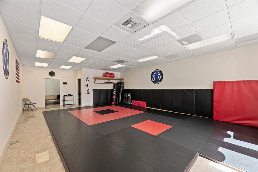 More Photos Of 3327 Kimber Dr, Thousand Oaks Unknown For Lease