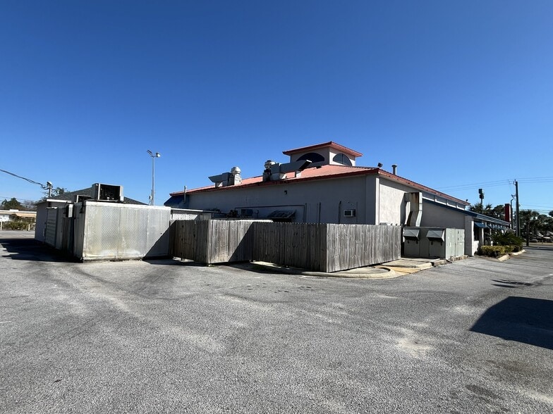 More Photos Of 9800 Front Beach Rd, Panama City Restaurant For Lease