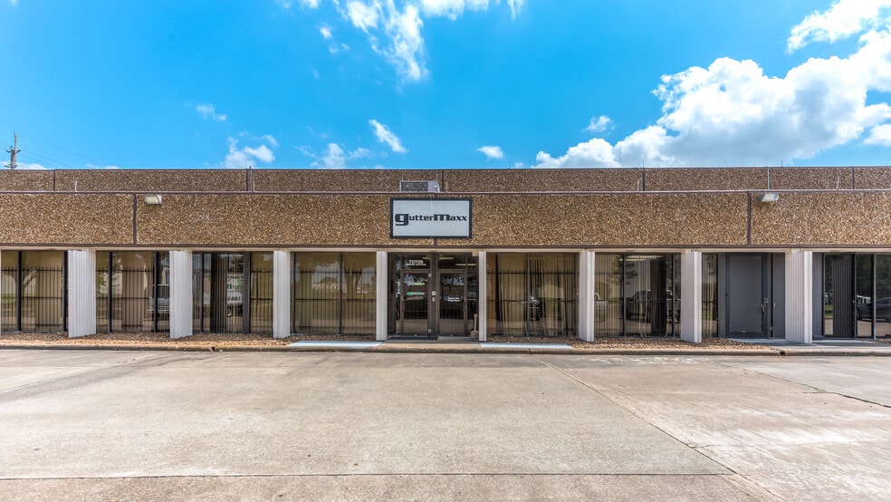More Photos Of 7000-7070 Empire Central Dr, Houston Warehouse For Lease