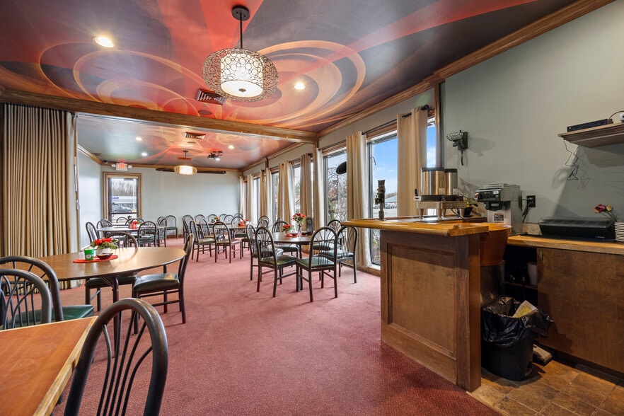More Photos Of 4415 Liberty Ave, Vermilion General Retail For Sale