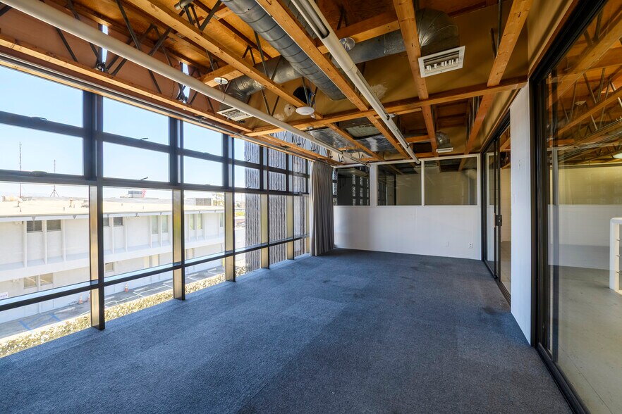 More Photos Of 2200 Michigan Ave, Santa Monica Loft Creative Space For Lease