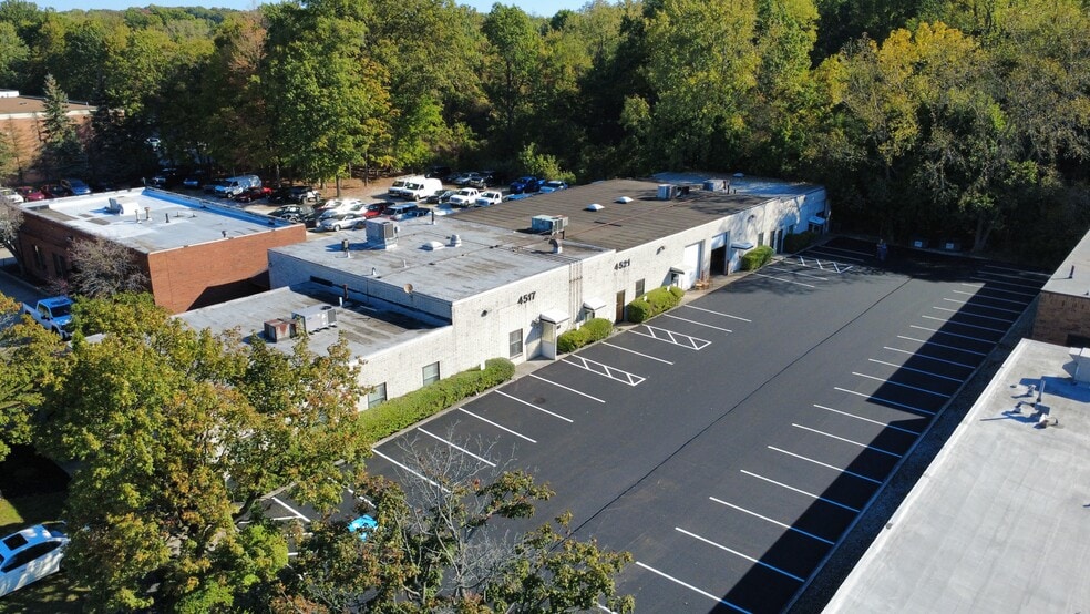 More Photos Of 4517-4525 Renaissance Pky, Warrensville Heights Office For Lease