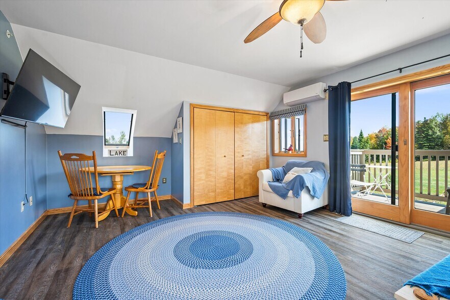 More Photos Of 341 US Route 1, Weston Hotel For Sale