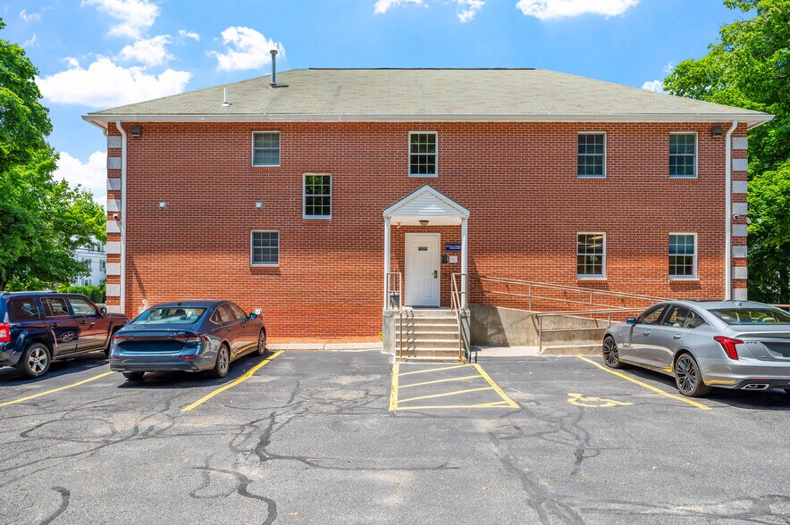 More Photos Of 352 Park Ave, Woonsocket Office For Sale