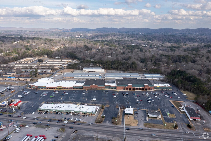 More Photos Of 1671-1691 Center Point Pky, Birmingham Unknown For Lease