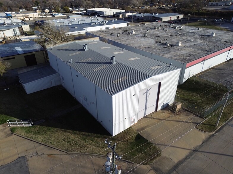 Primary Photo Of 1223 69th E ave, Tulsa Industrial For Lease
