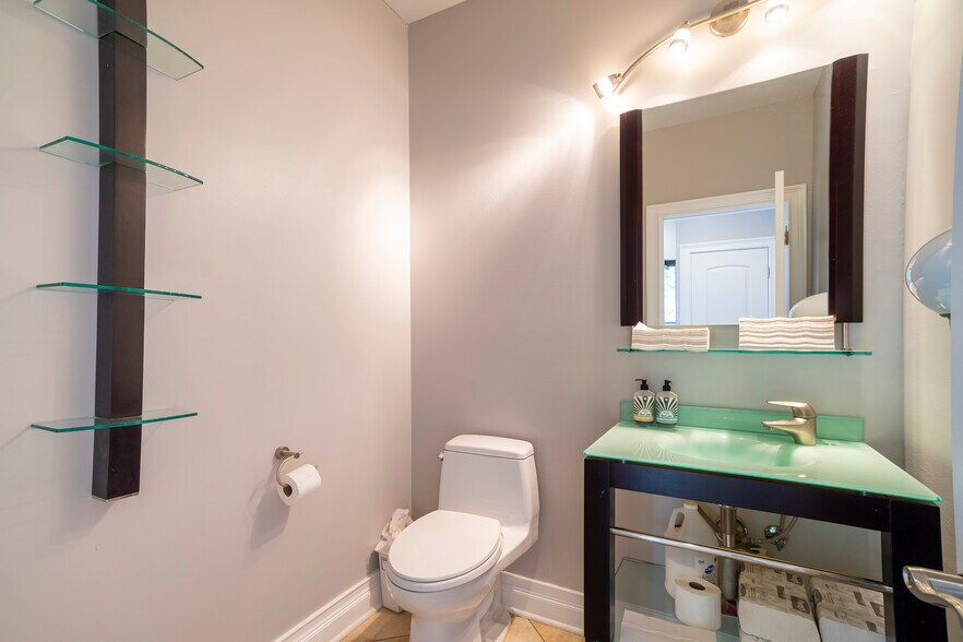 More Photos Of 951 N Plum Grove Rd, Schaumburg Office For Lease