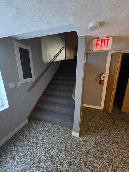 More Photos Of 661 N County Road 25A, Troy Daycare Center For Lease