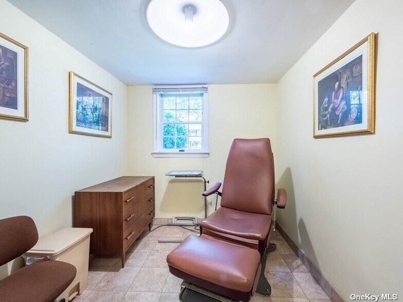 More Photos Of 849 Park Ave, Manhasset Medical For Sale