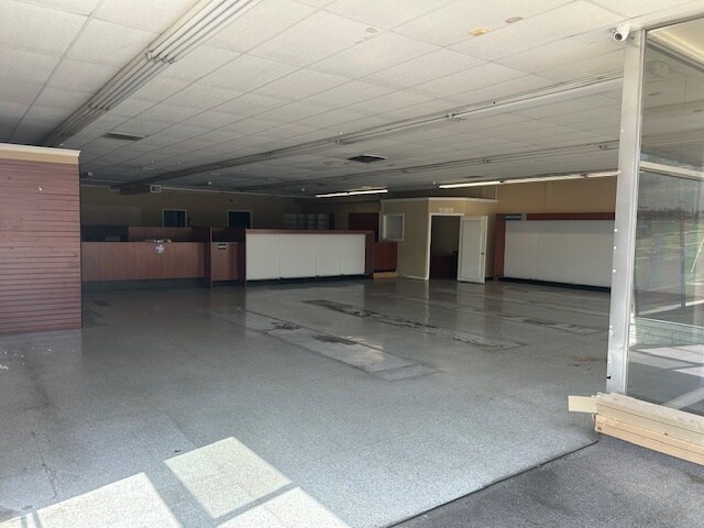 More Photos Of 5208 Charlotte Pike, Nashville Storefront Retail Office For Lease
