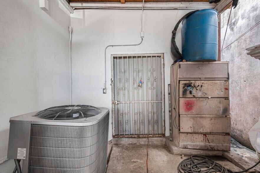 More Photos Of 3705 NW 35th Ave, Miami Industrial For Sale