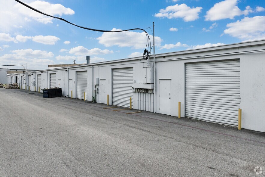 More Photos Of 1663 Hickory Dr, Haltom City Unknown For Lease