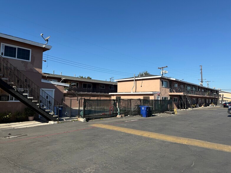 More Photos Of 4434-4436 Clara St, Cudahy Apartments For Sale