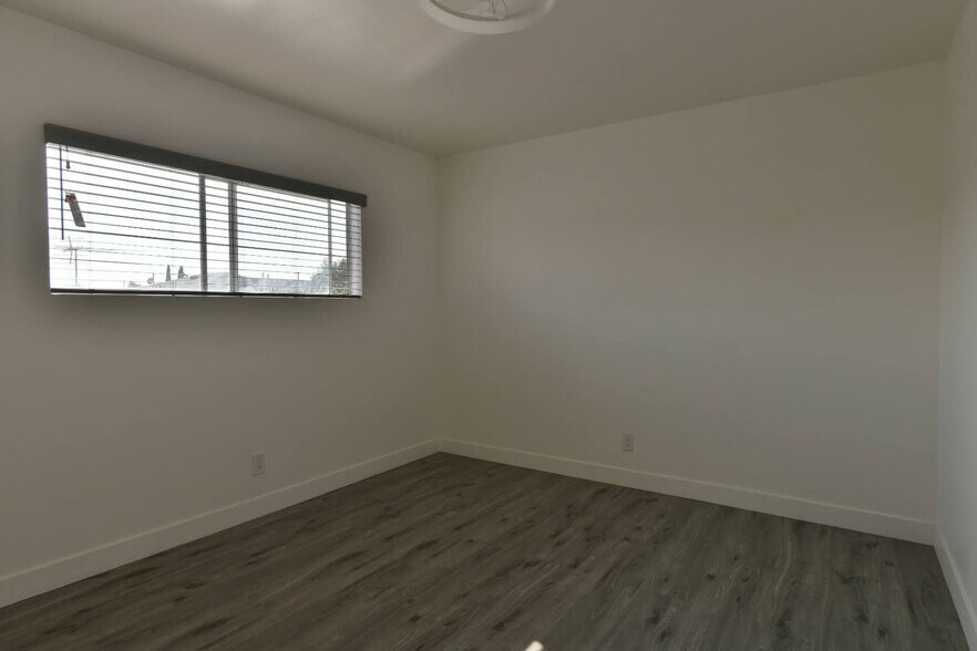 More Photos Of 6221 Corona Ave, Bell Apartments For Sale