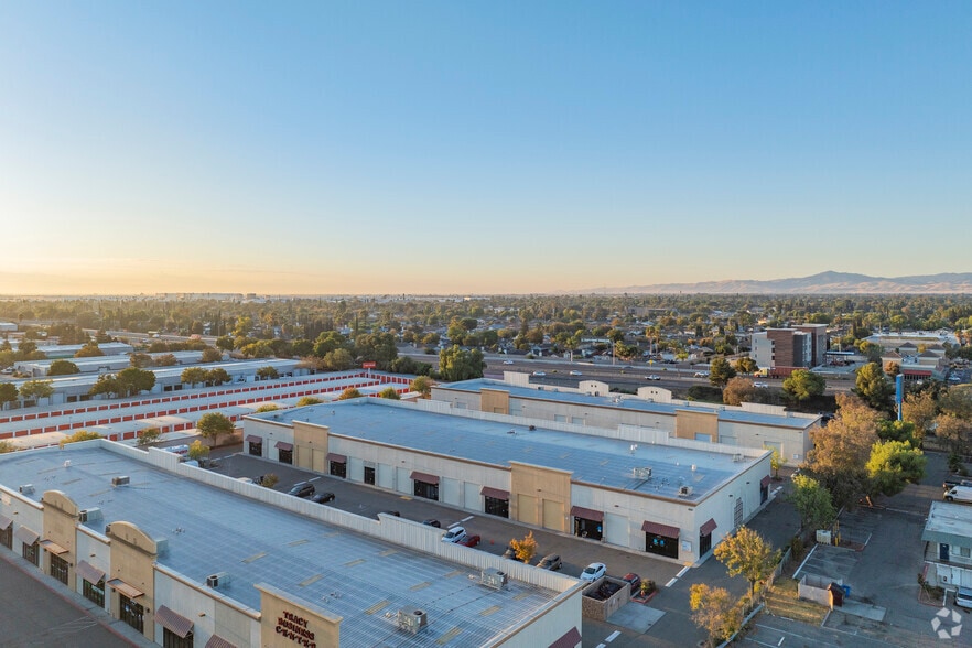 More Photos Of 460 W Larch Rd, Tracy Warehouse For Sale