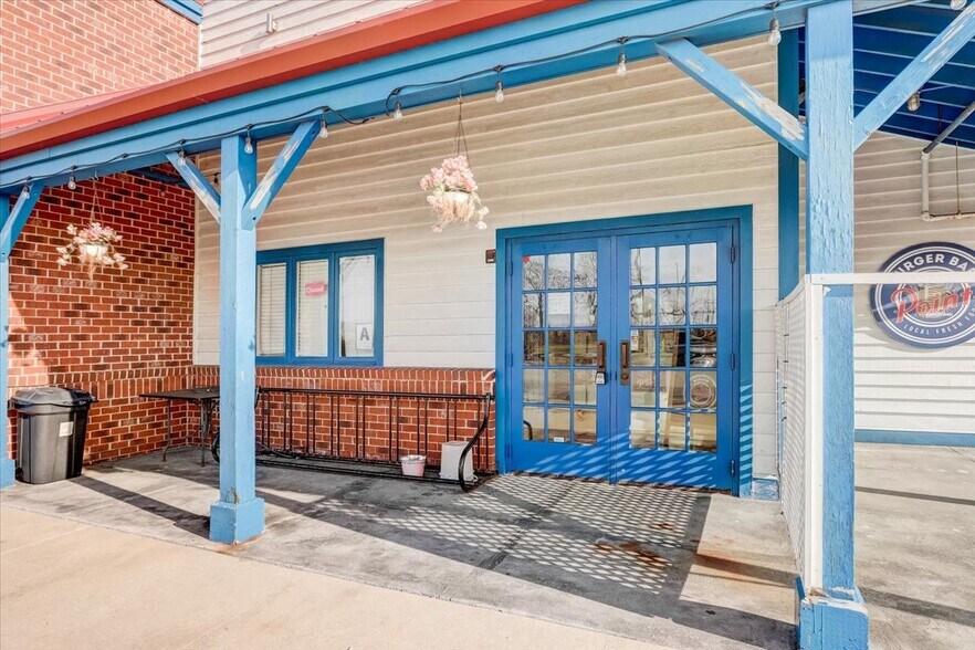 More Photos Of 10950 W Good Hope Rd, Milwaukee Restaurant For Sale
