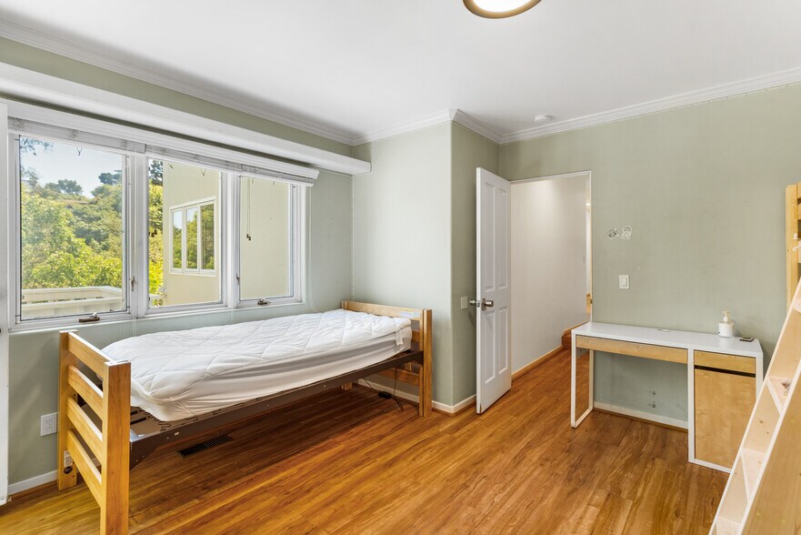 More Photos Of 543 1/2 Arroyo Ave, Santa Barbara Apartments For Sale