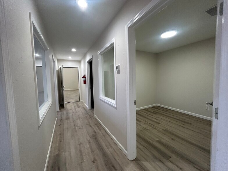 More Photos Of 1715 Sawdust Rd, Spring Self Storage For Lease